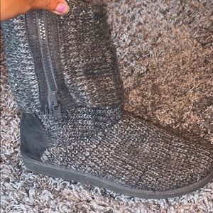 Grey knit sweater boot.